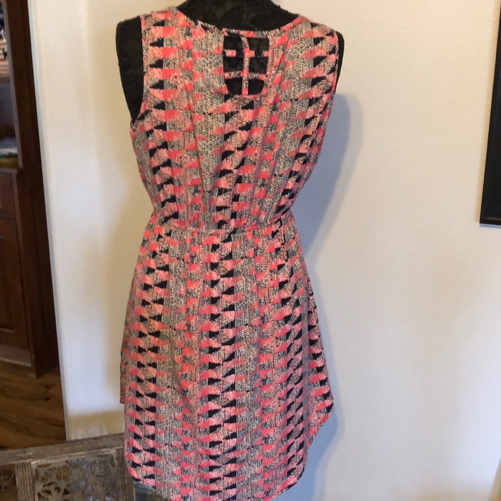 Bloom pink and black cut out & cinched dress Med - Picture 6 of 8